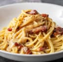 Spaghetti alla carbonara - piatto di un ordine ristorante